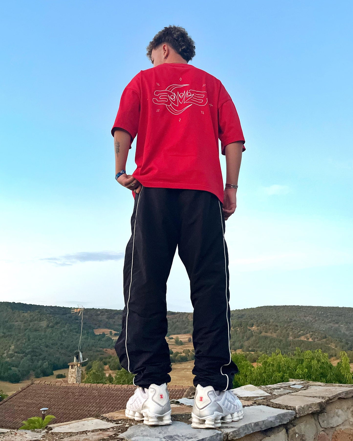 CAMISETA ONE MORE NIGHT 004 ROJA